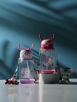 🦌💧 Hidratação divertida e cheia de estilo para os pequenos! Kit com 2 a 4 Garrafas Infantis Alce – 600ml com Canudo, Cordão e Desenhos Fofos! ✅ Ideal para escola, passeios e atividades ao ar livre ✅ Tampa com trava + canudo retrátil: prática e segura ✅ Vem com alça para carregar no ombro ou na mochila! 🔹 Estampas coloridas e lúdicas que as crianças amam 🔹 Material resistente e leve 🔹 Incentiva a hidratação de forma divertida! 🛍️ Compre agora na Shopee com preço especial de kit! 📌 Link na bio e nos comentários 👉 https://s.shopee.com.br/8pam2tccJq 📲 #GarrafaInfantil #CopoComCanudo #VoltaÀsAulas #AchadinhosShopee #CriançaHidratada #GarrafasColoridas #kitescolarshopee 