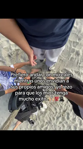 Siempre con mis reales#Amigos #todoelmundo #fypシ゚ #salganadelante #losmios#rezo 