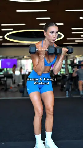 Bicep & Tricep Dumbbell Workout 💪🏼💙 #biceps #triceps #tricepsworkout #bicepsworkout #upperbody #upperbodyworkout #dumbbellworkout 