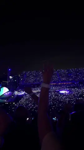 This is your sign #fyp #colplay #coldplayconcert #toronto 