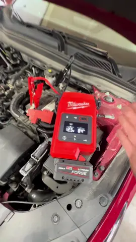The brand new @Milwaukee Tool hotshot jump starter. What are your thoughts? 3yr warranty is great and the start cycles seems unmatched. Being able to just throw an 18v battery on it is a massive plus as well. 
