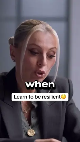 Evy Poumpouras explains how resilient people act🤔@The Diary Of A CEO #fyp #foryourepage #diaryofaceo #diaryofaceopodcast #doac #podcasting #podcasts #stevenbartlett #foryoupagе #foryоu 