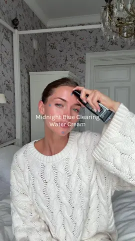 ✨ NEW IN: Midnight Blue Clearing Water Cream ✨ Say hello to your skin’s new cooling obsession! Perfect for when your skin feels: 🔹 Irritated or red 🔹 Dehydrated and unbalanced 🔹 Breaking out or recovering from a breakout Formulated with ingredients your skin loves: 🌿 3% Niacinamide – for glow and clarity 🧬 EGF & Madecassoside – to calm and strengthen 💧 8x Hyaluronic Acid – for deep, lasting hydration 🌸 Guaiazulene – a powerful antioxidant from blue chamomile, loved for its calming properties Lightweight. Cooling. Balancing. Use daily for calm, even-toned, hydrated skin 💙 @Klairs Global Official  #glowid #newin #klairs #kbeautyskincare #kbeautyproducts #midnightblue #newskincare #newskincareproducts #acneproneskin #combinationskin 