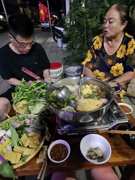 #vietnam #hotpot #hagiang #locals #foreigner #adventuretravel #village #Foodie #vietnameats 