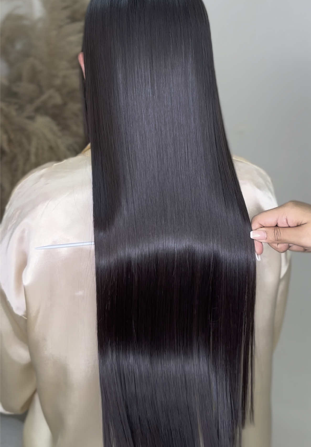 Si vas a caer… que sea en buenas manos 😌💅 Y en Kenia’s Studio tu cabello no vuelve a ser el mismo: Liso, suave, sin frizz y con un brillo espejo que enamora ✨💖 🌸 Dura hasta 6 meses 🌸 Sin plancha 🌸 Técnica garantizada 📍Honduras, San Pedro Sula 📲 Agenda tu cita al +504 8898-9189 #nanoplastia #centrodealisados #lisoperfecto #alisadosinformol #sps #honduras🇭🇳 #nanoplastiakeniastudio #keniastudioreseñas #keniastudioalisados #sinformol #nanoplastiahonduras #nanoplastiasps #salondebelleza #salondebellezananoplastia 