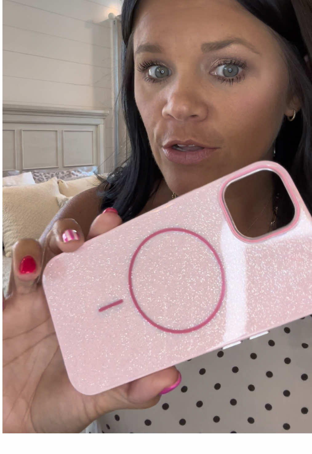 If it’s pink + glitter- I’m sold! #f #fyp #foryoupage #magsafecase #tiktok 