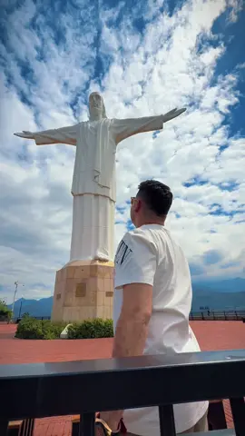 Dios siempre está presente, nunca pierdan la fe.                                                      #Diosmedijo 