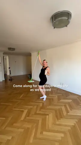 Our moving vlog! I reached out to six moving companies to do our NYC move and @FlatRate Moving had the best price (or you could say flat rate😉) for a luxury moving service. They packed, moved, and UNPACKED us, which was so unbelievably helpful considering that it’s the middle of the summer and I’m six months pregnant. We got to know (& love!) their movers and will be lifelong clients of theirs! 📦🩷