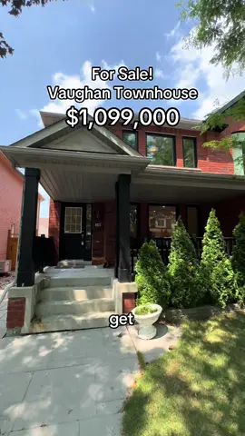 A stunning end unit townhouse in Vaughan living like a semi!  This freehold townhouse has been beautifully renovated top to bottom and is perfect for first-time buyers, families, sizing up or sizing down. Leave a comment to book a showing before this one flies!  L/A Maryam Noorian Royal LePage Your Community Realty Brokerage  #vaughanrealestate #gtahomes #housetour #firsttimebuyer #vellorevillage #torontorealestate #fyp #justlisted #househunting 