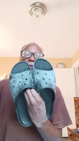 I have free sandals! 🩴🩴