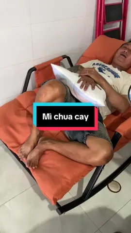 Mì chua cay 🌶️ #anhtrang0608 #mitomchuacay #an #ancungtiktok 