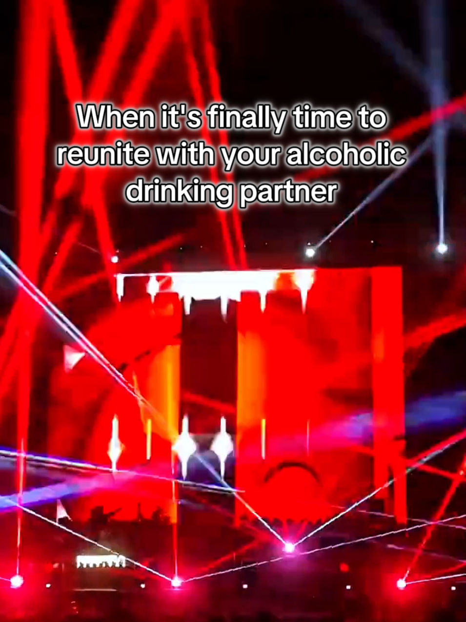 reunite #dj #hype #djtransition #djperformance #clubenergy #ElectronicMusic #dancemusic #macarena #friendsreunion #friends #party #technogirls #break #nightstillyoung #party