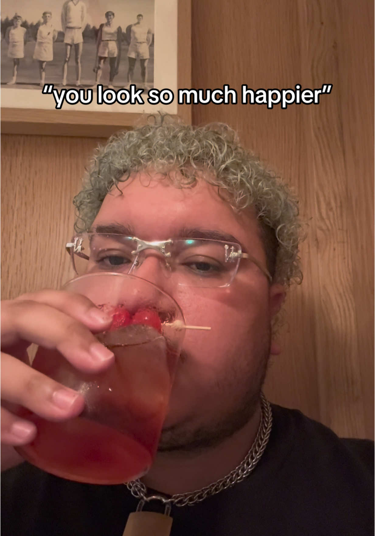 there are very few things in this world that having a shirley temple can’t fix! 🍒🍹 #shirleytemple #trans #queer #beverage 