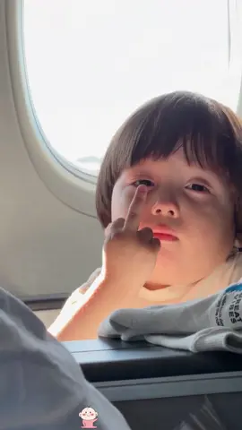 Baby middle finger 🖕😂😂😂#baby #tiktok #funny #cute #hahaha #happy #finger 