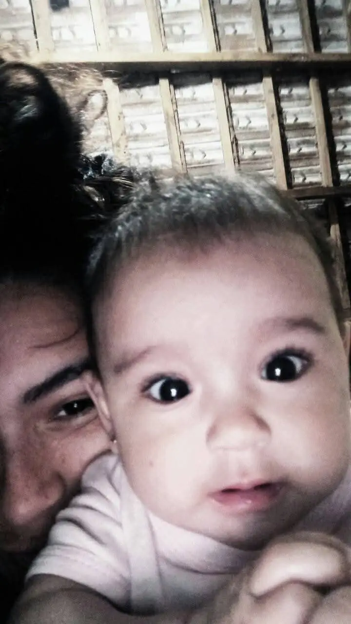 Dicen que ser mamá es lo mejor que puede pasar a una mujer, y yo tengo la dicha de decir a los 4 vientos soy mamá  de una niña maravillosa, risueña y encantadora,.  si en algún momento sentí miedo de no ser una buena mamá, miedo que me llevo a llorar por no sentirme suficiente para mi hija. pero quien nace sabiendo  Me convertir en mamá y mi sueño se me hizo realidad  descubrí el amor más puro y miedo más grande  una amor inexplicable una amor con letras cortas pero significado inmenso. porque mi hija es la razón de tantas cosas,y aunque este pequeña me enseñó y salvo tantas veces. que hoy verla crece es lo más hermoso en mi vida y se que toda mamá dice mi hija es hermosa  pero la mía si es es hermosa tiene un corazón que rebosa de amor y unos besitos qué te curan el alma y sus abrazos te devuelven la vida en segundo ella es hermosa es una princesa que me regalo Dios es un ángel ella es Mi Lucero💘👨‍👩‍👧 04/04/2024 04:44mp #par @Samuel Novedades-Enc 