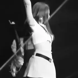 والي عايش بل ماضي💋#fyppppppppppppppppppppppp #foryou #explorer #jennie #fyp #بلاكبينك🖤💗🎤 #fypシ #lisa #fypシ #جينيليسا 