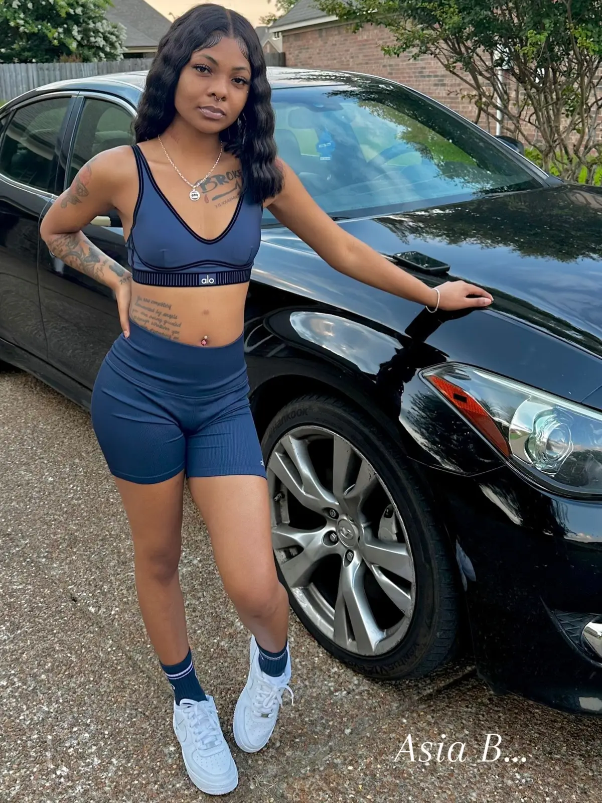 Put Her Behind The Glass🤳🏽Where All The Valuable Things Are…💙. #fyp #wlw #chicago 