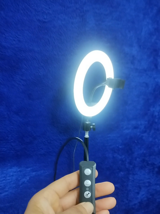 ring light de 10 polegadas para te ajudar na hora de gravar seus vídeos para as redes sociais  #tiktokshopchegou #ringlight 