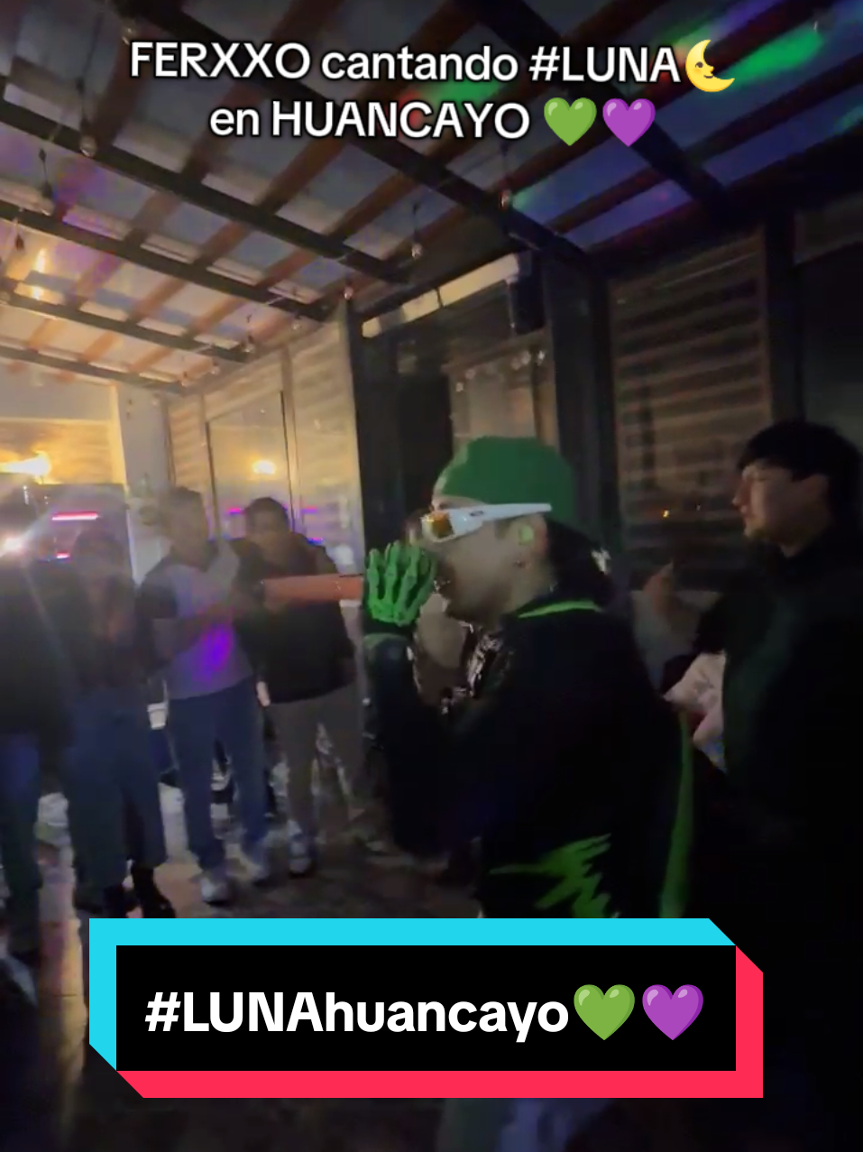 FERXXO cantando #LUNA🌜 en HUANCAYO 💚💜 #feid #ferxxo #ferxxotiktok #ferxxoykarolg #karolg #parati