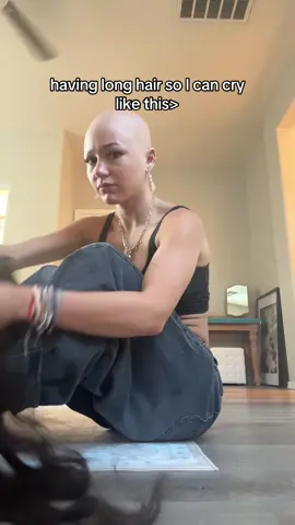 trend gone wrong whoops!  #alopecia #relatable #fyp #trend #virl #hair #haircuts #baldasf #19 #alopeciaawareness #trending #eyebrows #funny #hairloss #meme #repost 