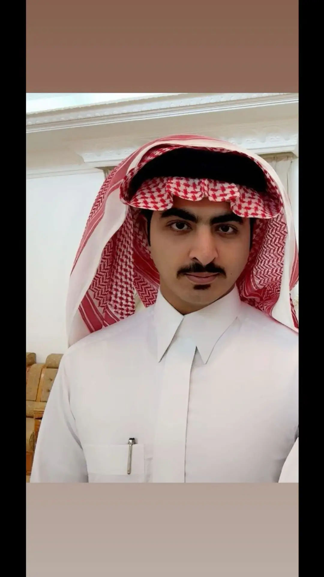 لاتعاتبني على ماضي زماني تطلع الغصه لحلقي واحشرها  ياحـبيبي لاتحدانـي ترانـي أقدر اطمر حاجتً محدً طمرها وأقدر اسوي من الصحرا مباني وأقدر اسبح برها وأمشي بحرها