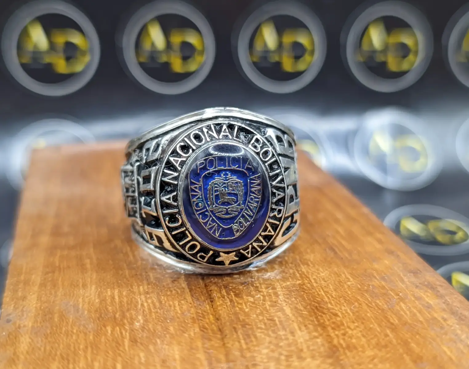 04121751063✅ realizamos envíos nacionales somos tienda física y fabricantes directos, fabricamos todo tipo de anillos de grado de cualquier mención 🎖️👏🏼💍