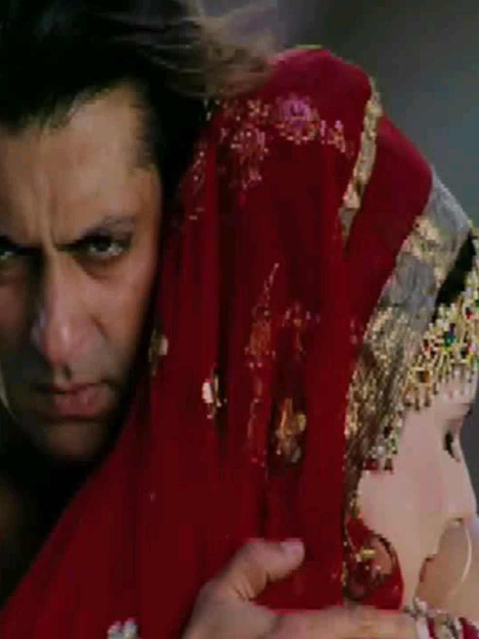 #bolly_wo #salmankhan #gorgeous #zareenkhan #ustadrahatfatehalikhan #suzzanedmello #sajidwajid #veer #scene #song #explore #tiktok #trending #fyp #f #fy #fypシ #viral #foryou #foryoupage #4u 