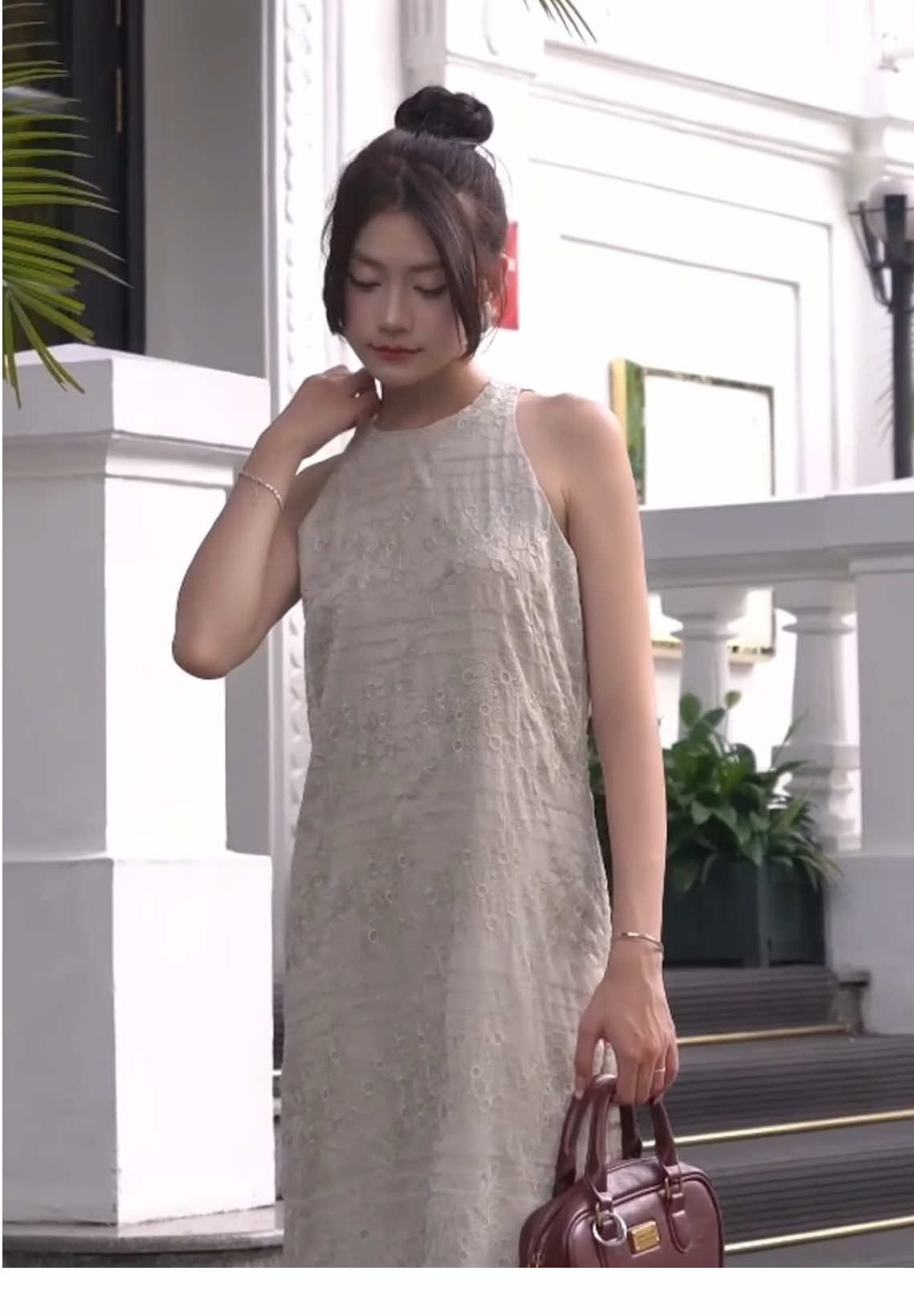 🧣 Thời trang thật sự không chạy theo ai – nó đi cùng người biết mình muốn gì. #vay2day #vaysuong #vaydangdai #vaydamthietke #vaydam #vayxinh #vaythietke #vayxinhmoingay #vaybauxinh #viral #xuhuong #cayleo #cayleodesign #setdo #setbo #setboxinh #setbonu #setbonuthoitrang #setbodep 