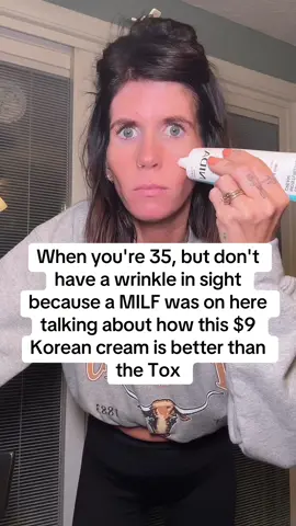 They don’t call it Korean tox for nothin’ 🤌🏼 @NIDA OFFICIAL  #nida #koreanskincare #botoxinabottle #koreanskincareproducts #glassskin #glassskinroutine #antiagingskincare 