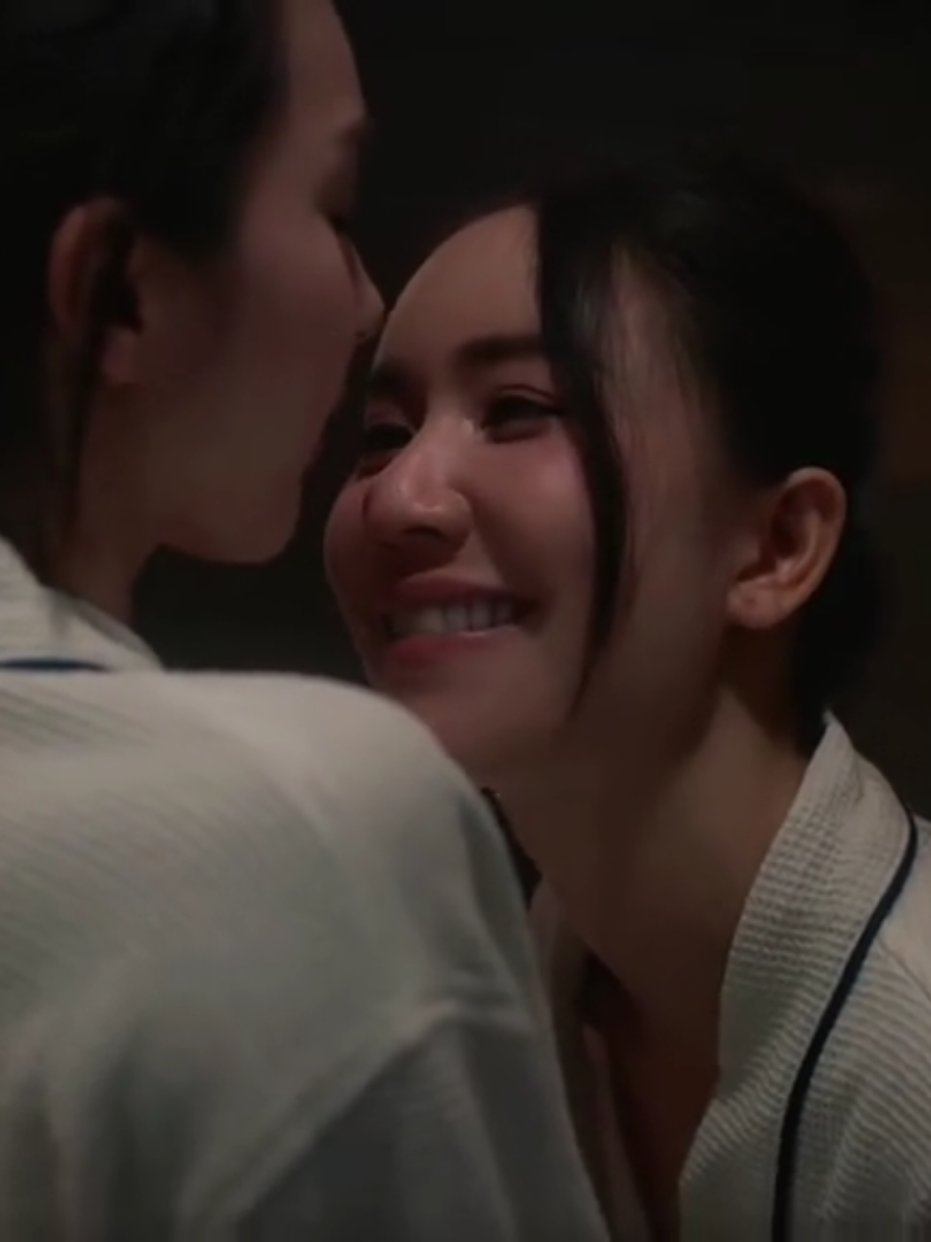 obcecada por ela #fyp #gl #deniedlove #junenannirin #enjoyyotdr #enjoyjune #glseries #thailand #wlw #edit #fypシ゚viral 