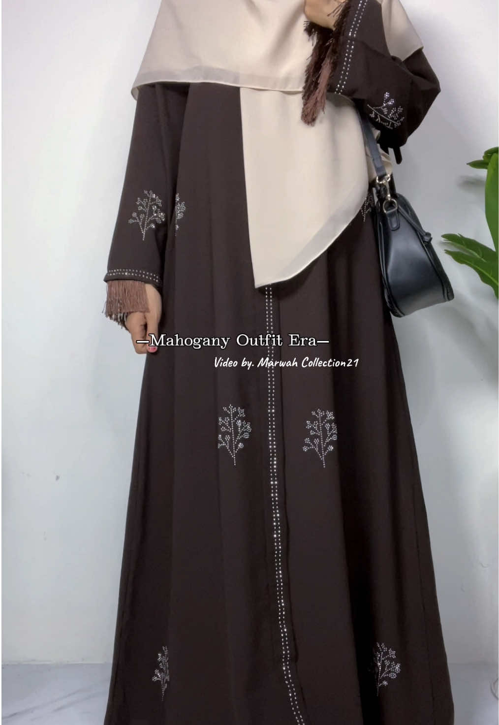 Cakep banget warna mahogany😭 #abaya #abayamahogany #abayafashion #abayamurah #abayastyle 