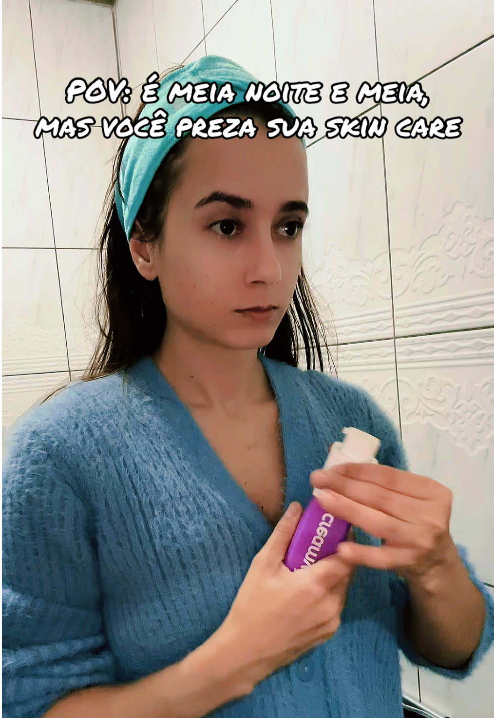 todo mundo dormindo e eu aqui passando ácido, hidratante, lip balm e autoestima #skincarelover #rotinanoturna #povtiktok #skincareroutine #autocuidado     