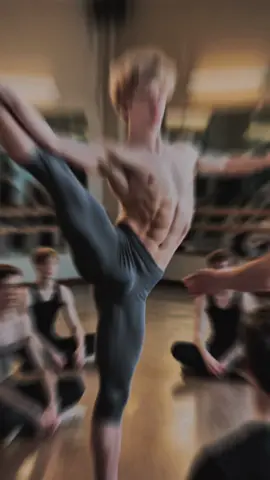 #CapCut #blackswan #tiktokviral #ballet #balletdancer 