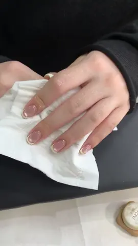 Kẻ xong 10 ngón french là em cũng thở oxy #nail #lamnail #nailideas #matmeo #hcm 
