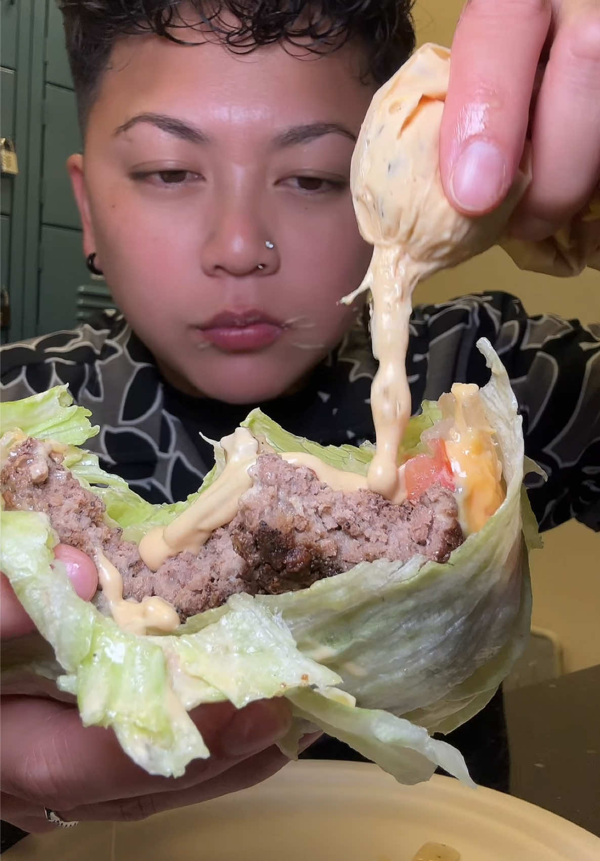First time having a burger lettuce wrap & omg soooo good😋 10/10!!! #lettucewrap #cheeseburger #grilledonions #highprotein #healthyrecipes #foodideas #breaktime #worklife #bigmac #sauce #Foodie #foodietiktok #FoodLover #fyp #foryou #fypシ゚viral #contentcreator 