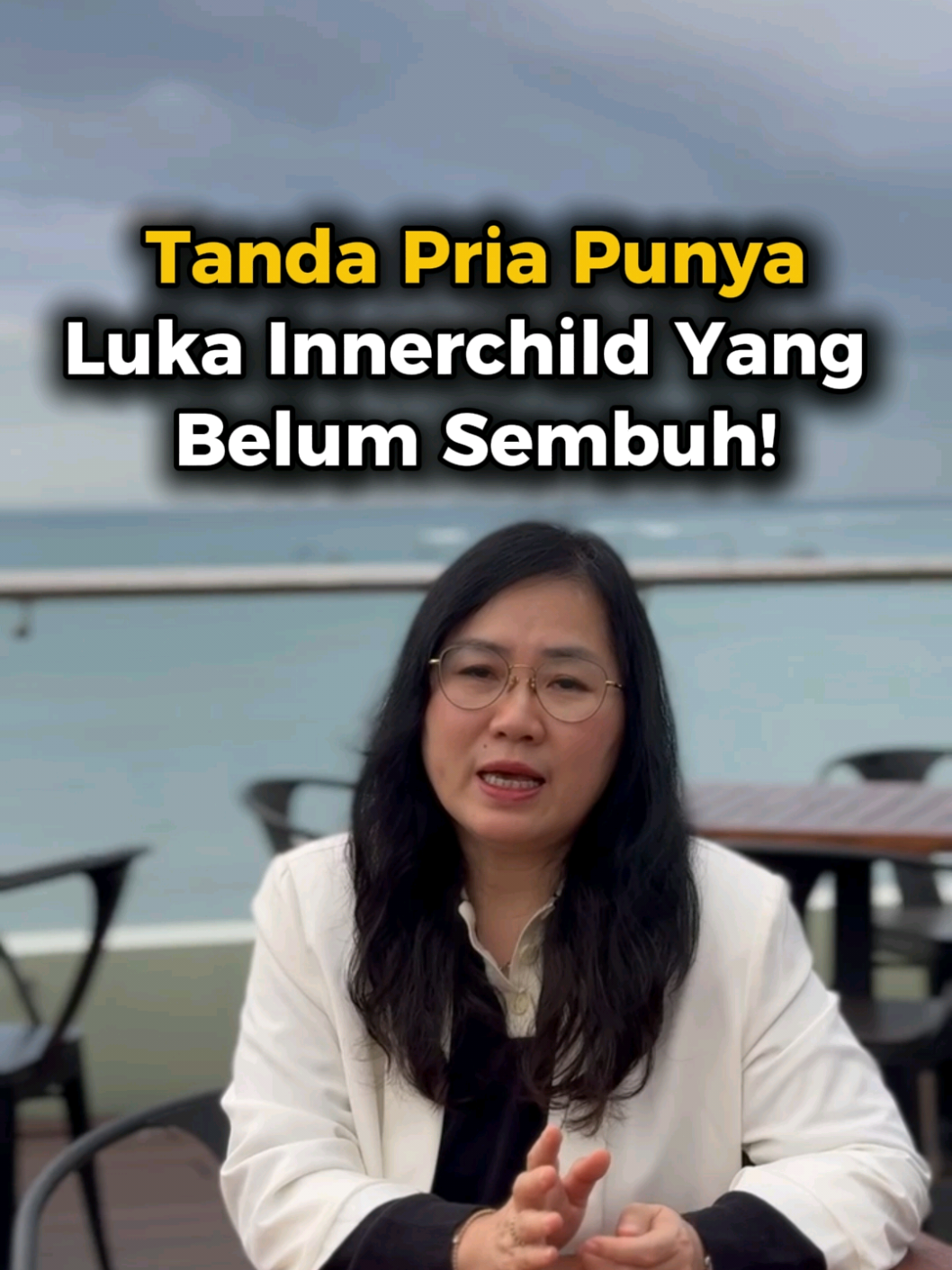 Banyak pria terlihat kuat, tegas, bahkan dingin. Tapi di balik itu, sering kali ada anak laki-laki kecil yang pernah merasa ditinggalkan, diabaikan, atau tak pernah dianggap cukup. Luka itu belum sembuh hanya tertutup topeng dewasa yang dipaksakan Kalo kamu mau konsultasi lebih lanjut untuk mengatasi masalah perilaku & emosi yang disebabkan oleh trauma, kecemasan, luka - luka pada masa lalu, ataupun inner childmu: 👉 KLIK LINK DI BIO 📞 WhatsApp: +62 896-1115-8000 📩 DM Instagram: @houseofpeace.id 🤗 Saya bersedia membantu dan ikut serta dalam proses penyembuhanmu __________________________________ 🌟 Hypnotherapy menyembuhkan mentalmu sampai ke AKARnya dengan CEPAT dan TANPA OBAT #MentalHealth #hypnotherapy #hipnoterapi #healing #trauma #phobia #anxiety #depression #insomnia #hipnoterapiklinis #hipnoterapijakarta #hipnoterapiindonesia #hipnoterapiawgi #psikologi #psikolog #psikologjakarta #innerchild #psikiater #psikiaterjakarta #parenting 