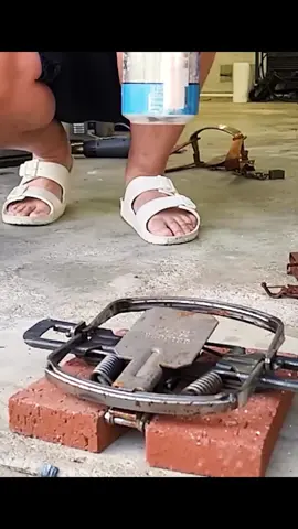 Building the SCARIEST Thing I've Ever Made #beartrap #extendingarm #teeth 