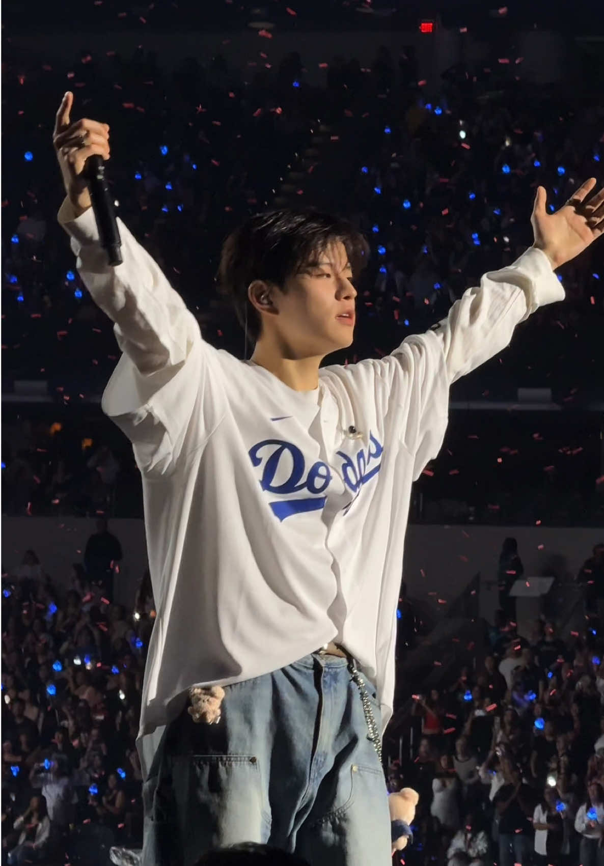 he’s so magical ✨ #seungmin #kimseungmin #straykidsseungmin #seungminstraykids #seungmininthebuilding #straykids #straykidsstay #skz #skzstay #straykidsconcert #straykidsworlddomination #straykidseverywhereallaroundtheworld 
