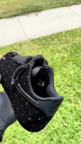 #explorepage #nike #customnike #customsneakers #customvans #vans #customshoes #angelusdirect #customize #fashion #kotd #sneakerwatch #photography #custom #customizerdepot #customkicks #art #paint #paintedshoes #angeluspaint #sneakerart #nfl