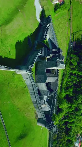 🏰✨ Exploring Montebello Castle in Bellinzona, Switzerland — straight out of a fairytale! 🇨🇭🌄 #CastleViews #Bellinzona #SwitzerlandTravel #MontebelloMagic #HiddenGemsEurope #Wanderlust