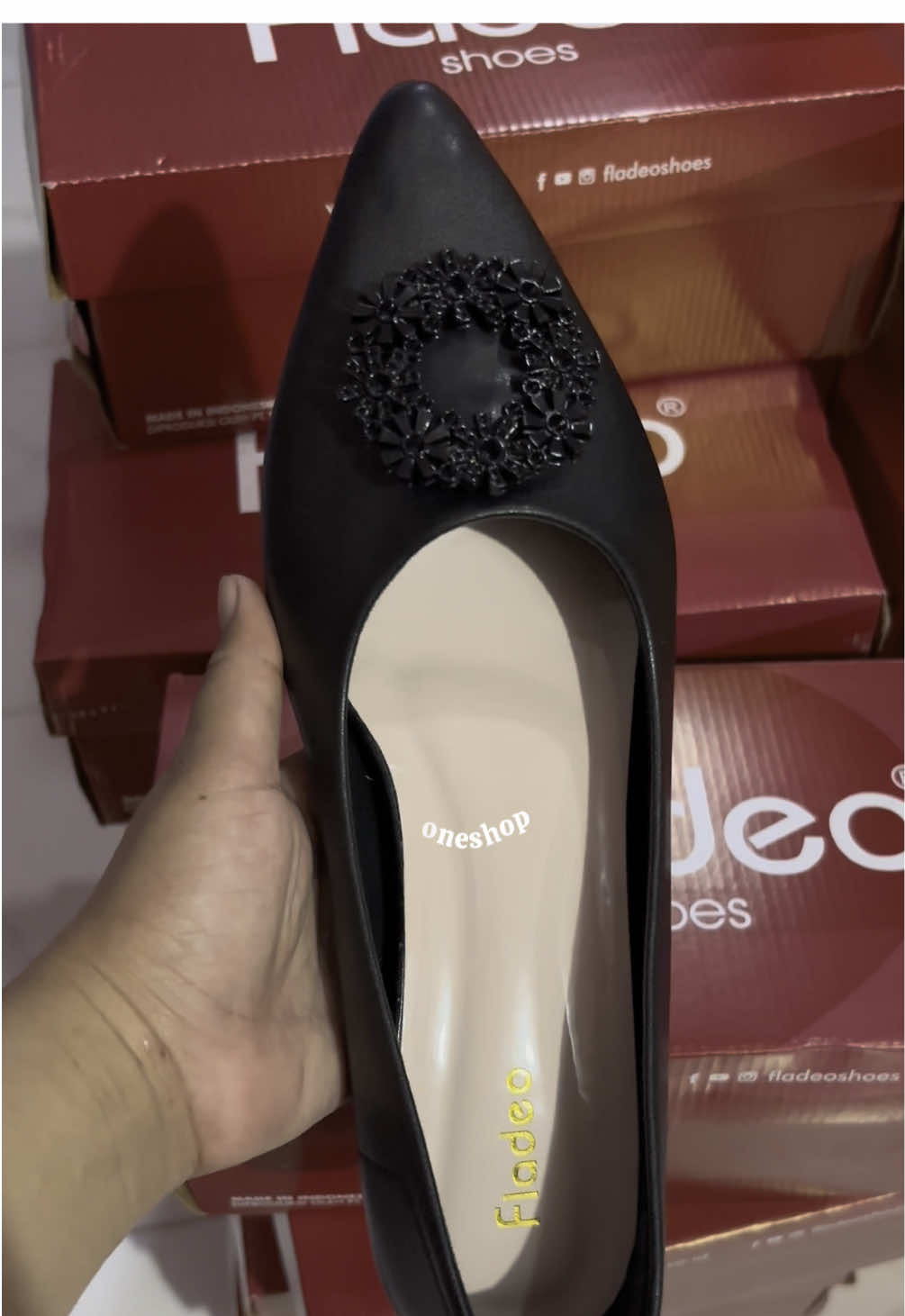 Bestseller weh ini cakep bngtt pantes aja cepet abisss 😭😍❤️‍🔥🫶🏻#rekomendasi #sepatuwanita #tiktokviral #pejuangaffiiliate 