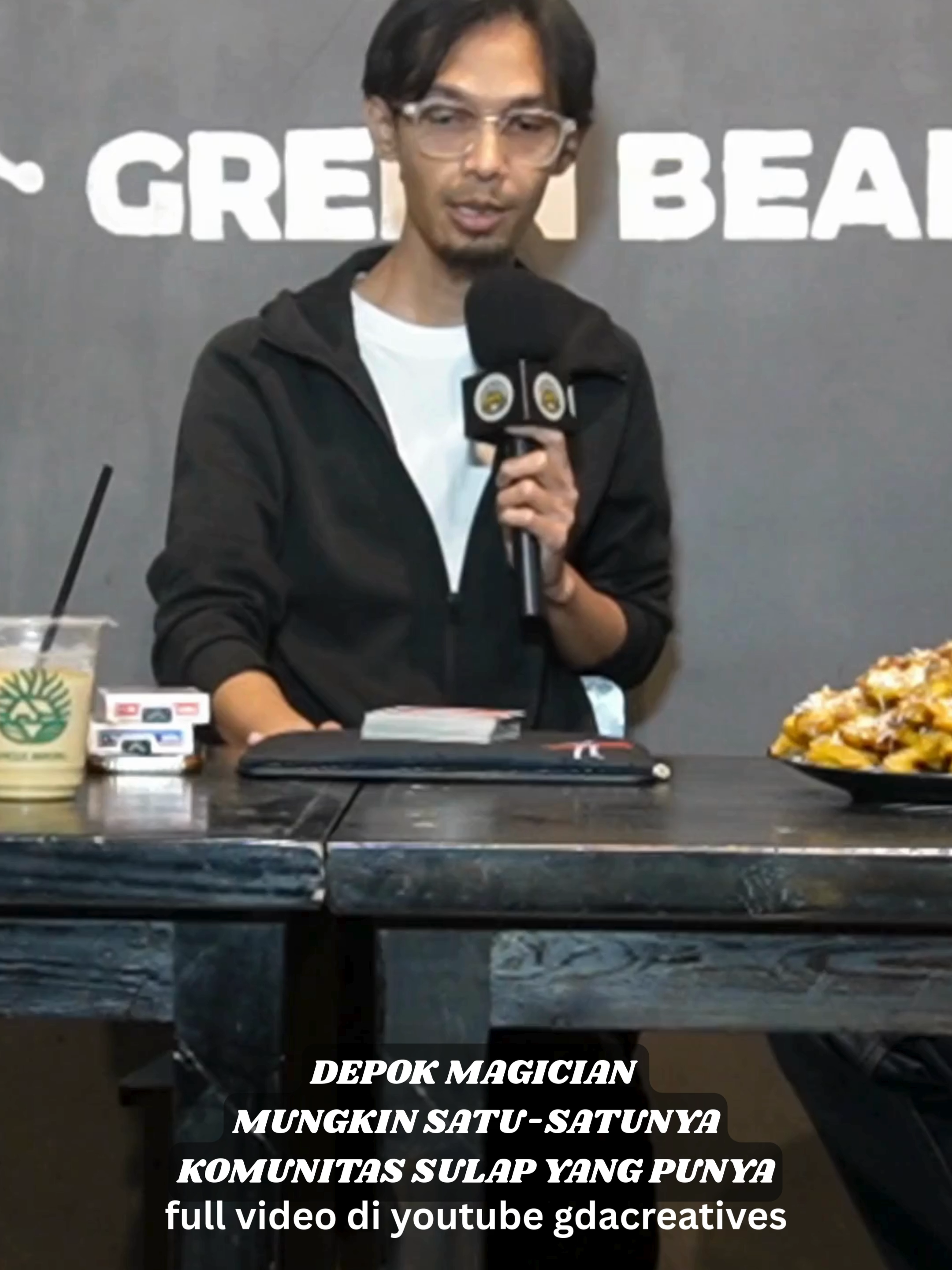 ZAKY & RICKY - DEPOK MAGICIAN SENI SULAP DEPOK MASIH HIDUP! INI KOMUNITAS YANG JAGA APINYA! Belajar Sulap Itu Gak Gampang! Tapi komunitas ini gak pernah nyerah. Depok Magician udah aktif 11 tahun, dengan puluhan pesulap dari berbagai genre. Mereka rutin gathering & tampil sulap GRATIS sebulan sekali loh! Dulu ada 20 komunitas terpisah, sekarang jadi satu kekuatan besar seni sulap di Depok! #magician #performer #gdacreatives