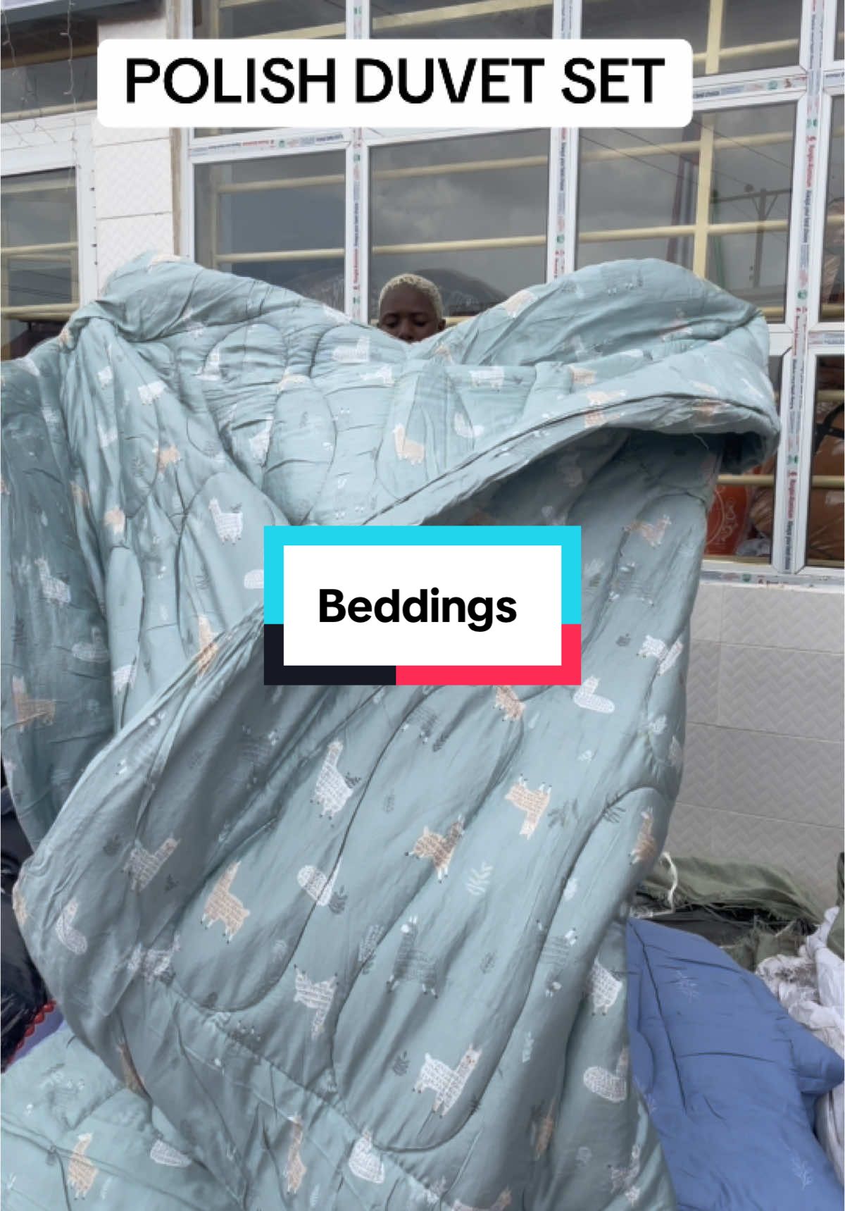 Polish 6 by 6 duvet sets ✅ Comes with duvet, matching bedsheet and four pillow cases. Price:60,000 To order text> 09067482836 Or walk in to the store: 📍: No1 Chief Cally, Opposite Nike police station, Enugu. #joelbeddingsandinteriors #bedsheet #beddings #duvet 