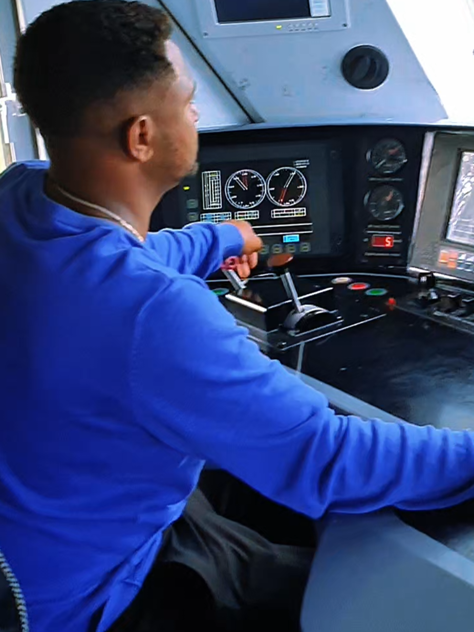 #creatorsearchinsights Ethio-Djibouti Railway connecting business @Benoni 🫀 @Ethio-Djibouti Railway @Ethiopian Airlines PTFS @Captain Jemal 