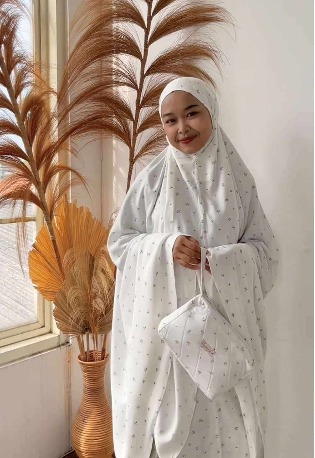 Try On Mukena Putih terbaru By reyscarf  “Neira”     #masyaallahtabarakkallah #mukenarayon #mukenapremium #cantik #new #mukenadewasa #mukenaterusan #launching #mukenapremium 