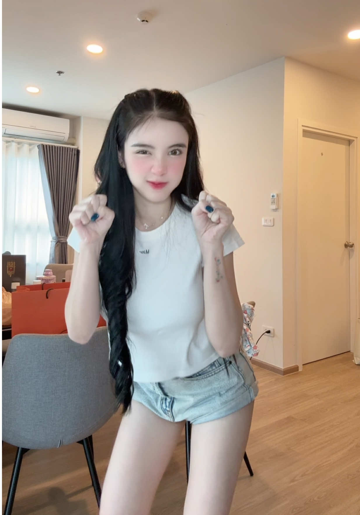 พี่บุ๊คมายอยู่ 🤣
