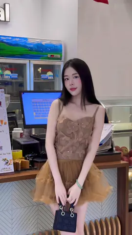 Giữa biển người mênh mông, gặp được anh thì thôi cũng coi như là quả báo 😌#nganlinhshop #trending #viral 