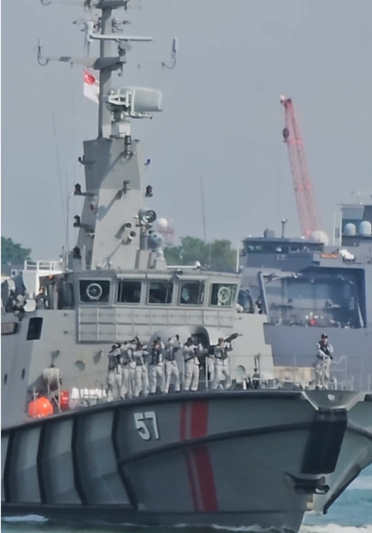 MSRV Protector sailing out #DefendingOurEveryday and harvesting some sea-riously good auras — it does take great teamwork to keep our ships moving and ensuring that they are in high readiness 😎 #Aurafarming #Aura #SingaporeNavy #NavyStrong #GoodVibesOnly