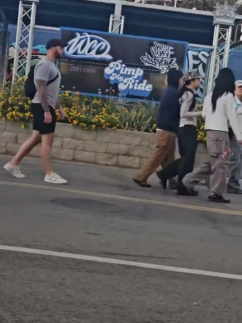 Jennie​ was spotted with Matt Champion​ and Deb Never at Six Flags Magic Moutain, LA​