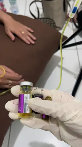 Infus whitening membantu proses mencerahkan kulit yg gelap/flek hitam 💉💊 #homecarebjm #infuswhitening 